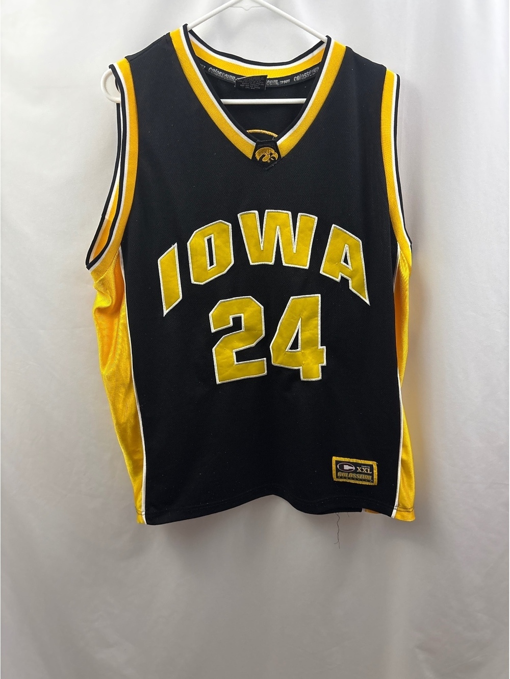 Colosseum Iowa Hawkeyes Basketball Jersey Mens Size XL Black Yellow #24